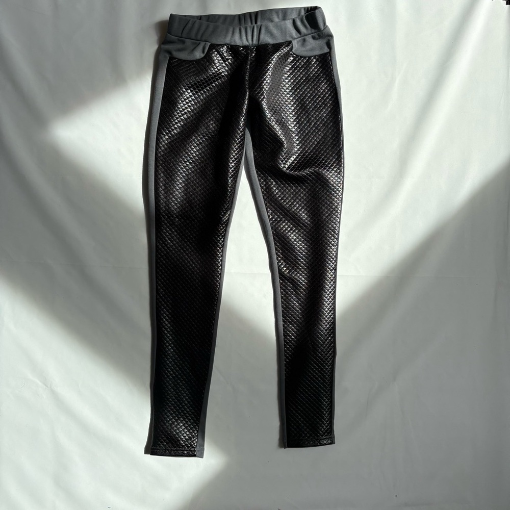 Modno Stylish Gray Leggings with black faux leather front panel Size S INV25/338